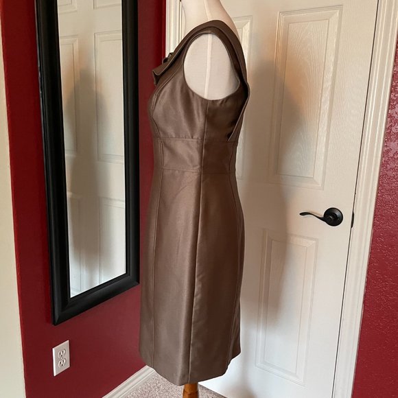 Calvin Klein Size 4 Cocktail/Event Dress - Picture 2 of 9